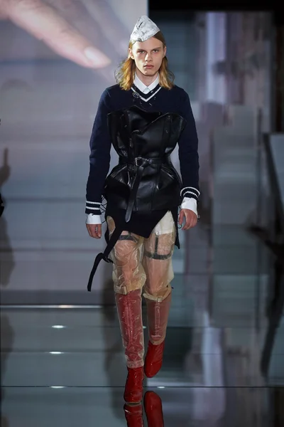 Look 11